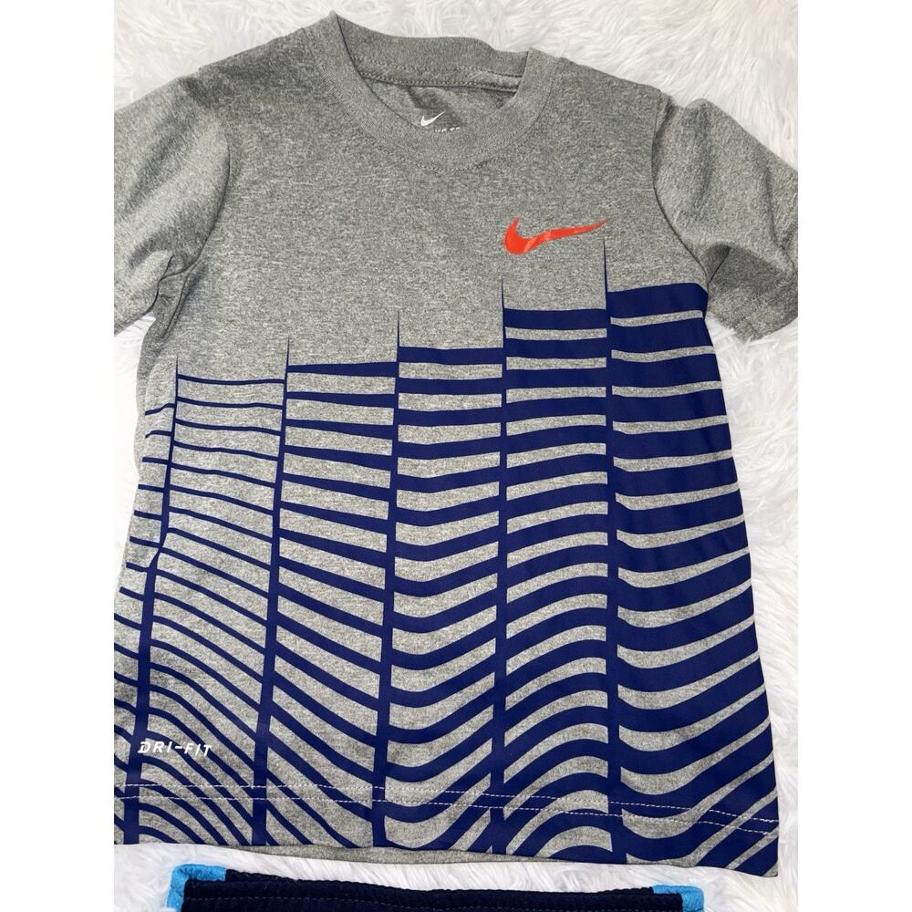Nike Boys Sz. 4 Two Pc. Shorts/tee Set. Grt. Shape **Nt. Desc*** - Picture 2 of 12